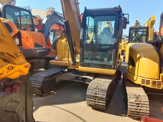 일본에서 생산된 8톤 CAT 308 발굴기 3.5톤 가량