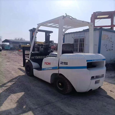 훌륭한 성능 2500kg 무게와 4.5 전체 차원으로 사용 된 TCM 25 포크리프트