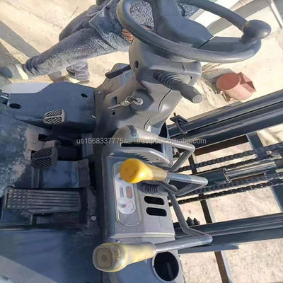 훌륭한 성능 2500kg 무게와 4.5 전체 차원으로 사용 된 TCM 25 포크리프트