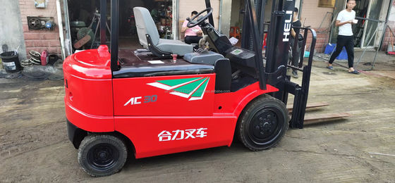 강력한 EVERLIFT 헬리 AC30 디젤 포크리프트 4500kg 무게와 일본 닛산 엔진