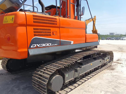 30TON 사용 된 DOOSAN DX300 발굴기 좋은 효율과 원본 수압 실린더