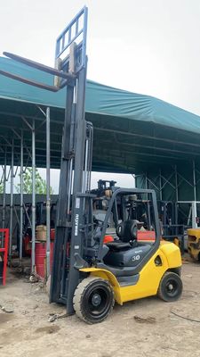 좋은 상태 3000kg 무게 전기 포크리프트 코마쓰 3톤 AC 모터에서 작동